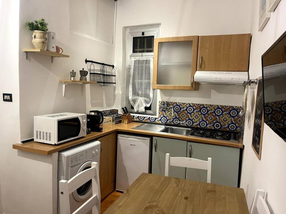 Apartament Ridi Che Ti Passa In Vico Lavagna Genua Zewnętrze zdjęcie